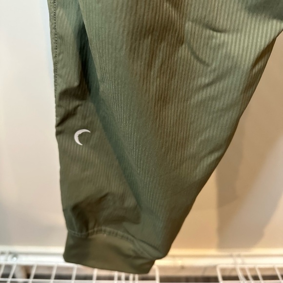 Zyia Olive Trail Jogger - Picture 6 of 9